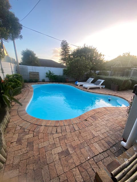 Lighthouse Beach cottage Apartment in Cape Town