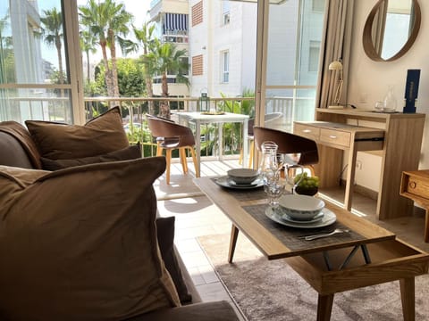 View (from property/room), Balcony/Terrace, Living room, Seating area, Dining area