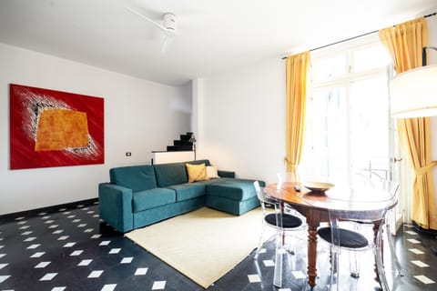 Living room, Photo of the whole room, Seating area, Dining area, furniture