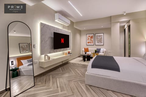 Bed, TV and multimedia, Photo of the whole room, air conditioner