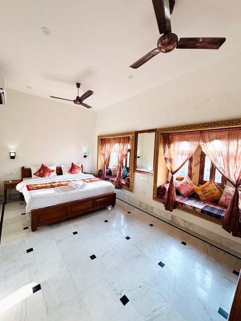 Seating area, Bedroom