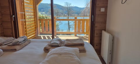 Bed, Bedroom, Lake view