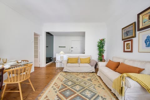 TV and multimedia, Balcony/Terrace, Living room, Dining area, City view, internet, air conditioner
