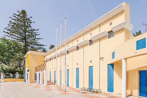 Property building, Day