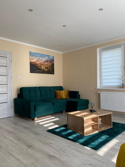 Living room, internet