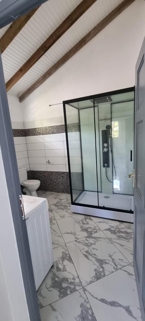 LABROUSSE appartement - possibilité location véhicule Apartment in Le Gosier