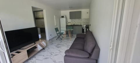 LABROUSSE appartement - possibilité location véhicule Apartment in Le Gosier