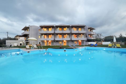 Property building, Swimming pool