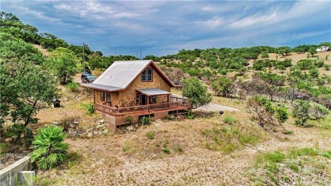 RUSTIC BLUEBONNET CABIN With VIEW BY HIDDEN FALL PARK Cabin in Lake Travis