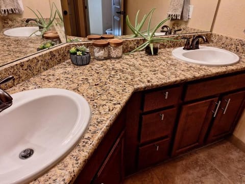 Hickory Lake Travis Lake House with Phenomenal Views on 3 acres, Large Driveway, Minutes from Hidden Falls Rec Park House in Lake Travis