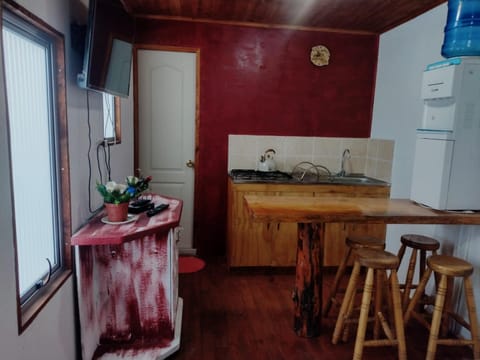 Kitchen or kitchenette, Dining area, oven, stove