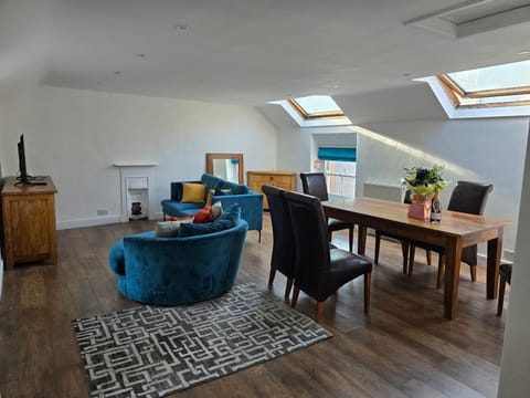 Living room, Seating area, Dining area