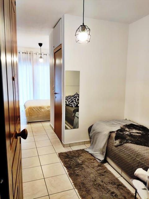 Bed, Photo of the whole room, Seating area, Bedroom