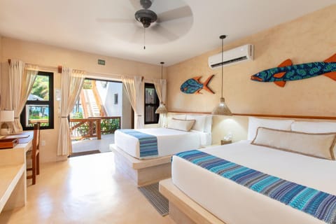 Bed, TV and multimedia, View (from property/room), Balcony/Terrace, Photo of the whole room, Seating area, Bedroom, air conditioner