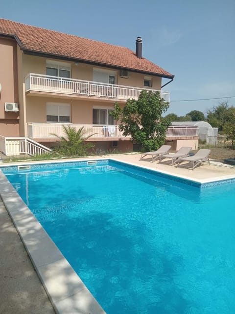 Property building, Swimming pool