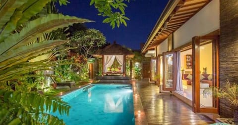 Property building, Garden, Garden view, Pool view, Swimming pool