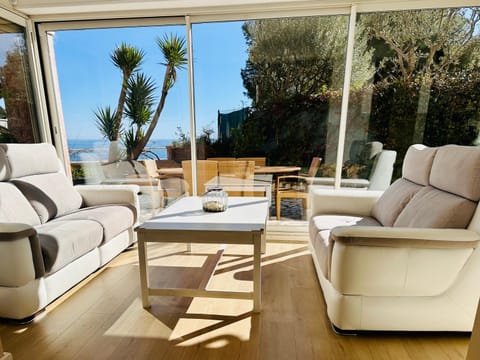 Appartement 3 chambres 130 m2 vue mer avec piscine Cap d'Ail Monaco Apartment in Cap-d'Ail