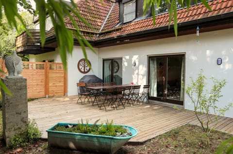 Property building, Garden view