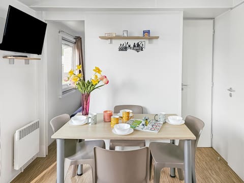 TV and multimedia, Dining area