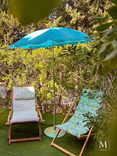 Studio rez de jardin dans résidence avec piscine Apartment in Sanary-sur-Mer