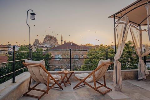 Patio, Day, Natural landscape, View (from property/room), Balcony/Terrace, Seating area, sunbed