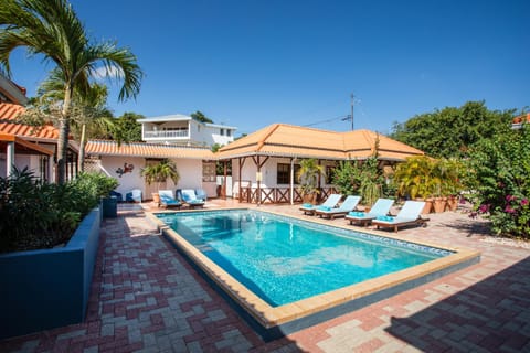 Pool view, Swimming pool, sunbed