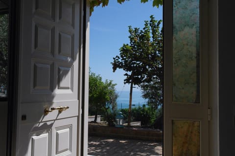 Day, Decorative detail