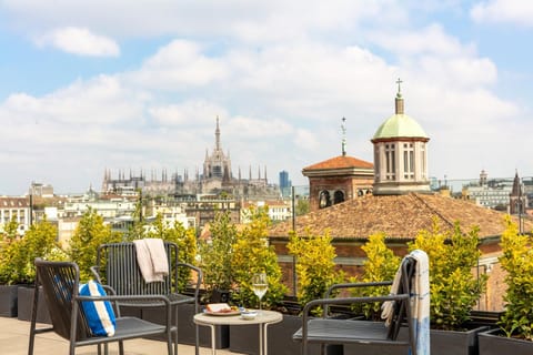 View (from property/room), Balcony/Terrace, City view