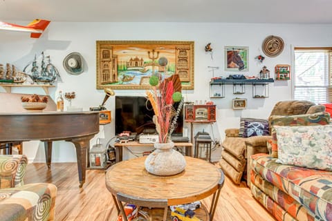 25 Mi to Starved Rock State Park - DePue Retreat House in Illinois