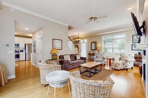 Beacon Court Condo F Apartment in Saugatuck