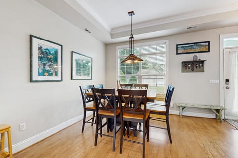 Beacon Court Condo F Apartment in Saugatuck