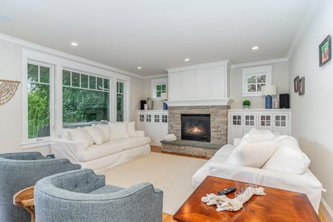 Raft Island Retreat House in Puget Sound