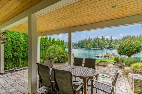 Raft Island Retreat House in Puget Sound