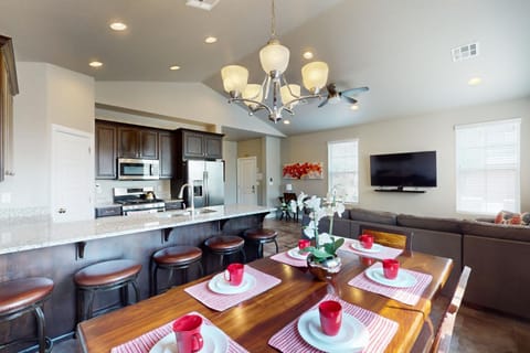 Red Cliffs Retreat House in Washington