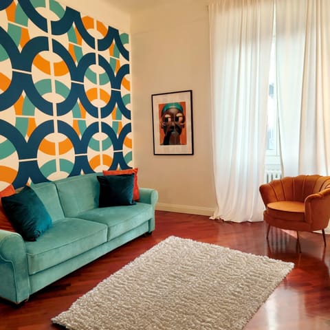 Bed, Living room, Seating area