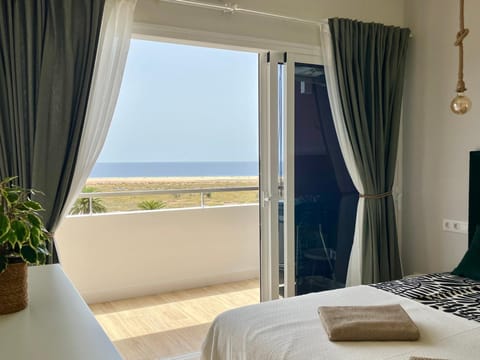 Bed, Natural landscape, View (from property/room), Balcony/Terrace, Bedroom, Sea view
