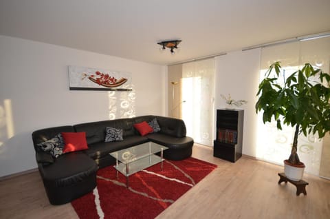 Living room, Photo of the whole room