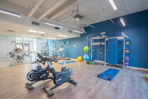 Luxurious 3BD - Gym, W-D, Parking - Sleeps 8 Apartment in Tempe