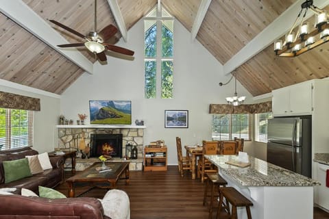 Lake Arrowhead Fishermans Haus House in Lake Arrowhead