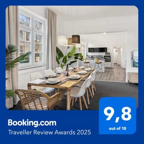TV and multimedia, Living room, Seating area, Dining area, Certificate/Award, kitchen