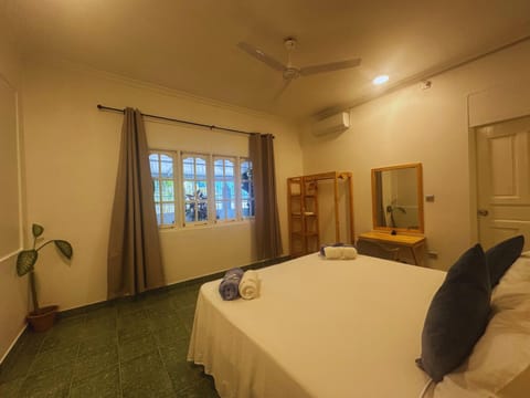 Bed, Photo of the whole room, Bedroom, wardrobe, air conditioner