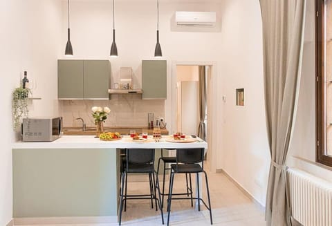 Como - Swiss border modern apt - AC & WiFi Apartment in Como