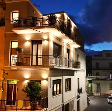 Property building, Night, Balcony/Terrace