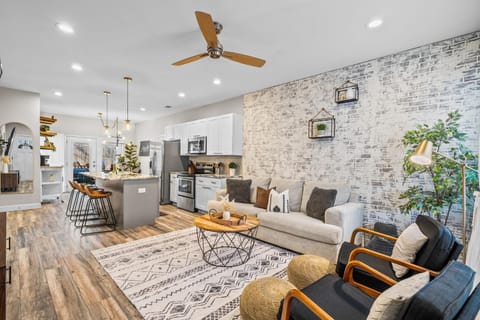 Living room, Seating area, Family, kitchen