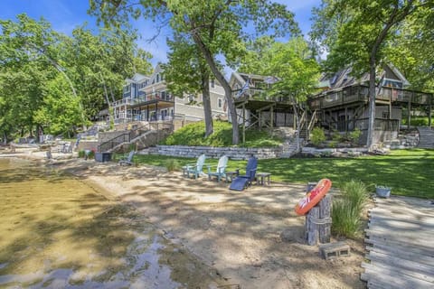 7 Bed Beachfront with Scenic Views Sister Lakes House in Sister Lakes