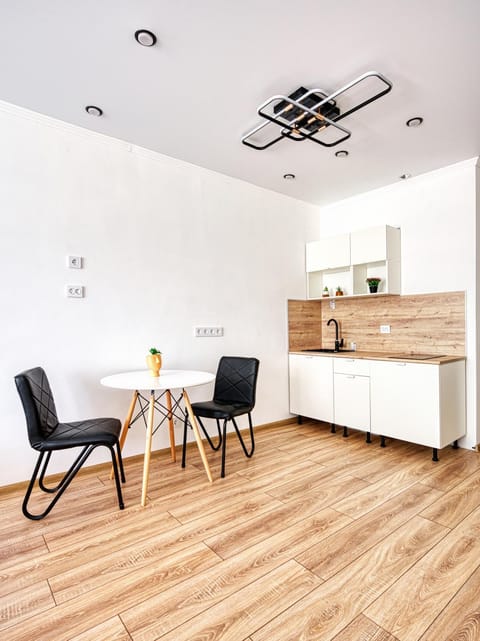 Kitchen or kitchenette, Living room, Seating area, Dining area, minibar