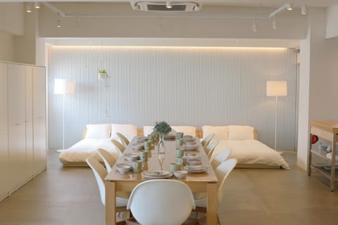 Bed, Living room, Photo of the whole room, Seating area, Bedroom