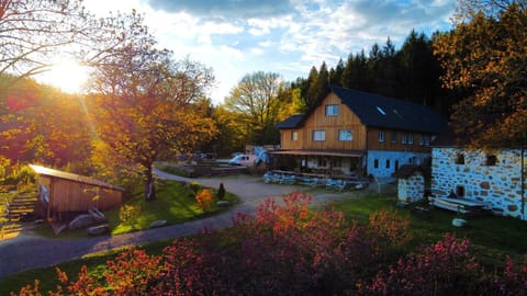 Property building, Restaurant/places to eat