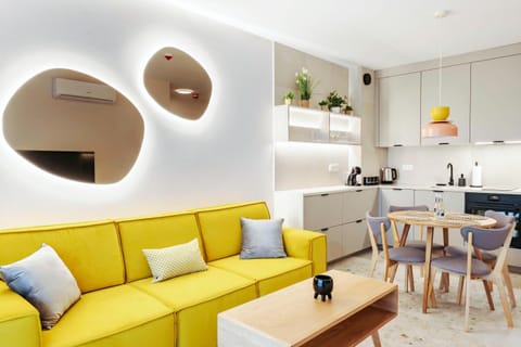 Seating area, Dining area, kitchen