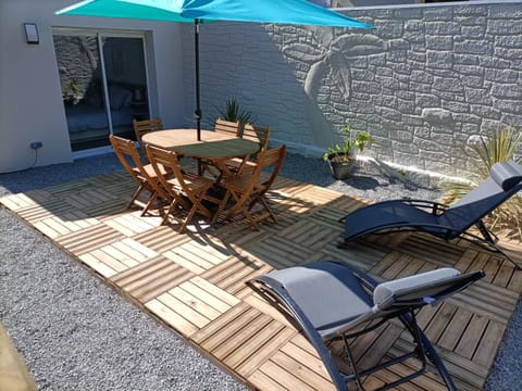 Patio, Balcony/Terrace, sunbed